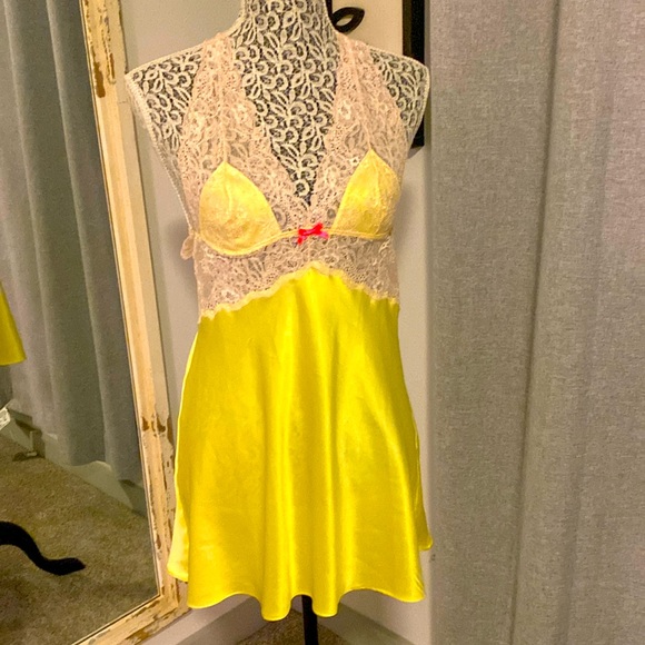 Victoria's Secret Other - Neon nighty with pink lace and bow M